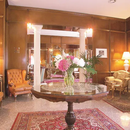 מלון Colonna Palace
