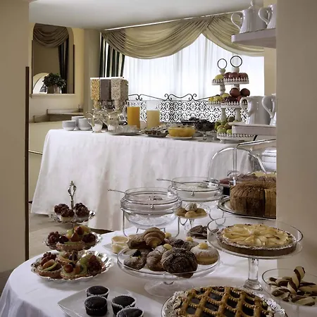 מלון Colonna Palace 4*